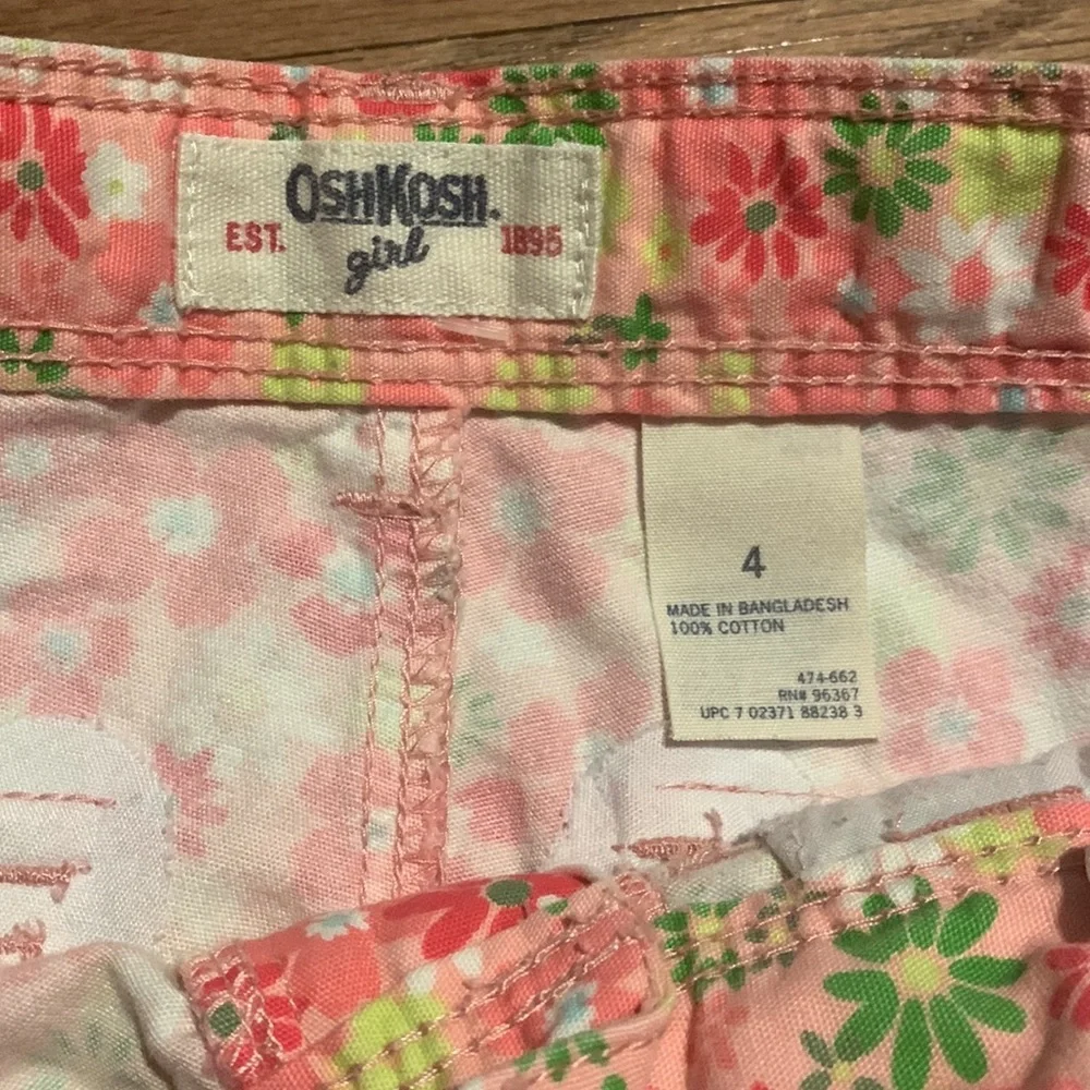OshKosh girls shorts‎ size 4.